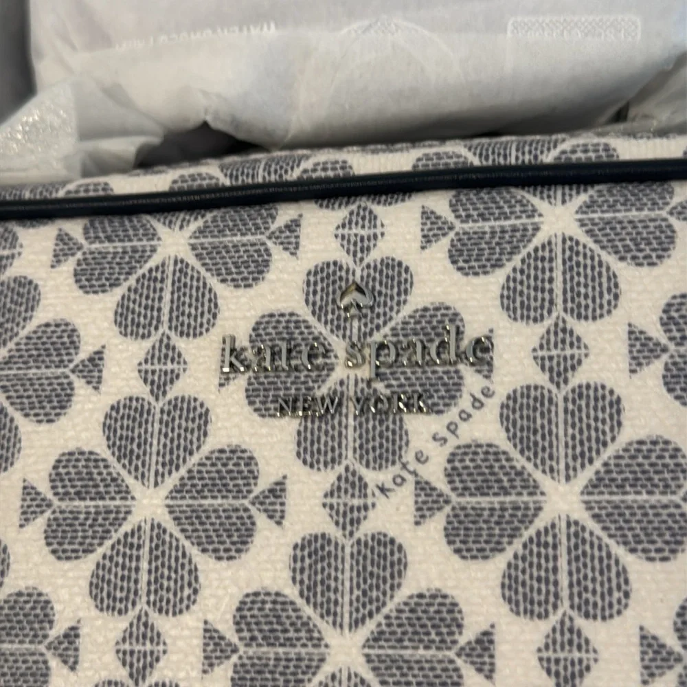 ♠️Kate spade Signature Spade Flower Mini Camera Bag. - Picture 8 of 12
